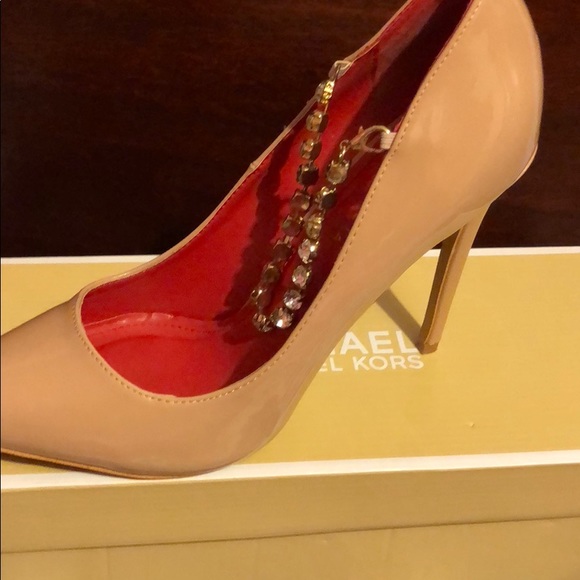 High heels - Picture 1 of 4